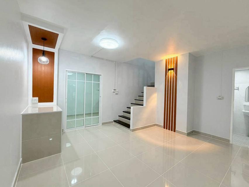 หมู่บ้านพฤกษา3  ถนนวัดลาดปลาดุก บางบัวทอง ทาวน์เฮาส์ 2 ชั้นตกแต่งใหม่พร้อมอยู่ มีระเบียงด้านหน้า บ้านใกล้ตลาด 7