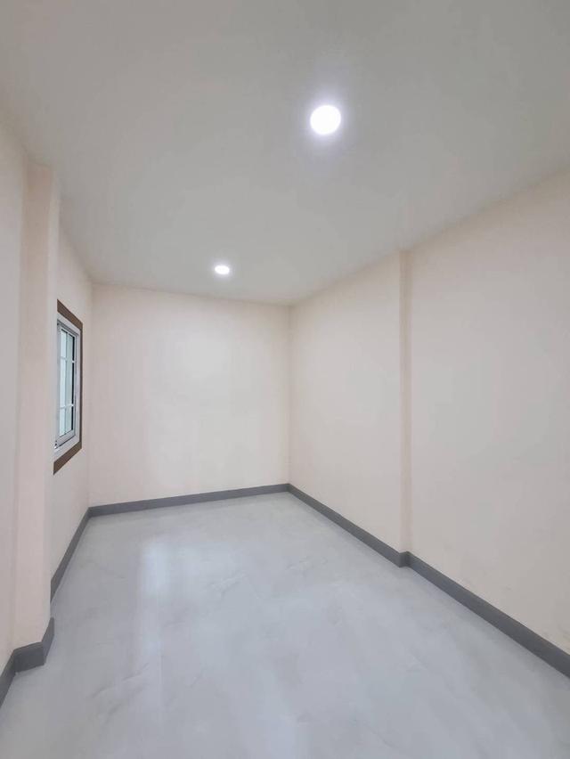 หมู่บ้านบัวทอง3 12