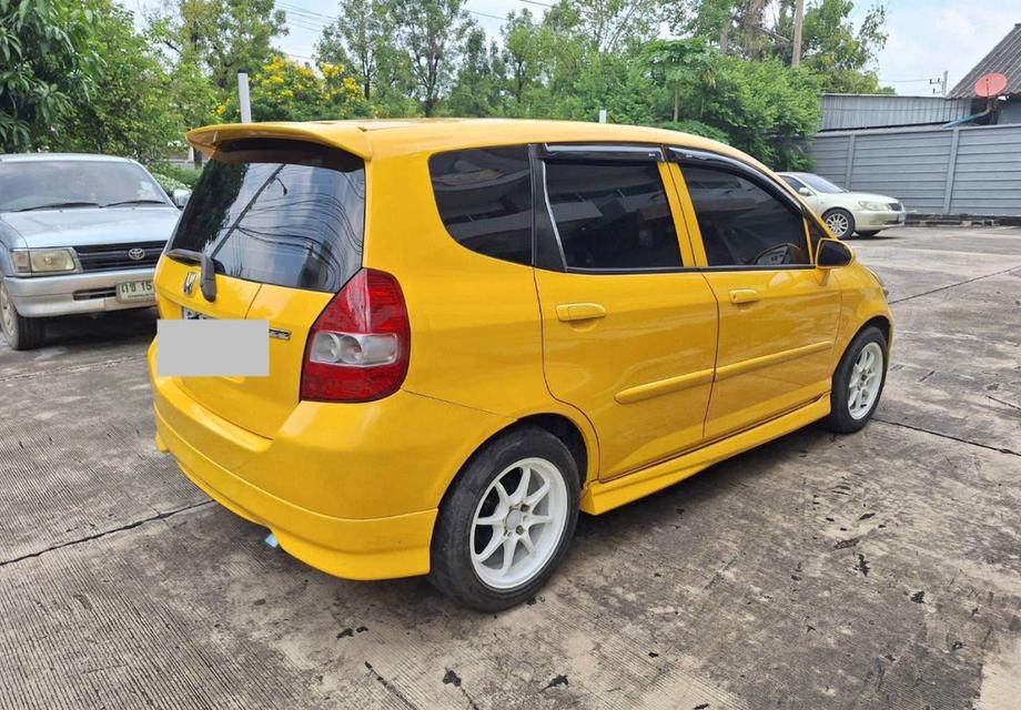 ขายรถมือสอง Honda Jazz ปี 2005 สีเหลือง รถบ้านแท้ใช้งานน้อย 4