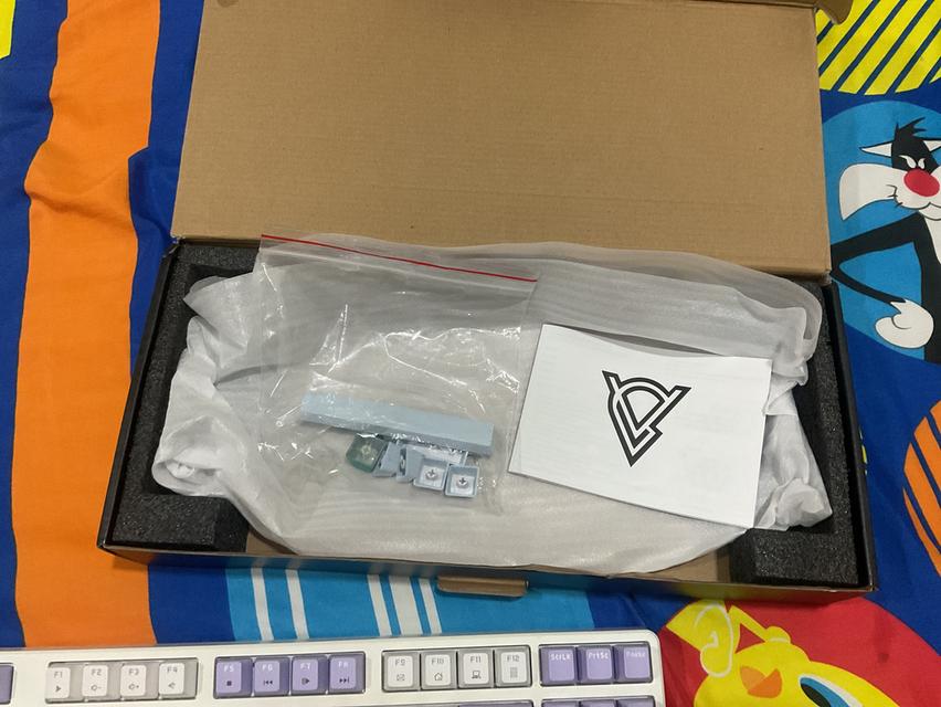 คีย์บอร์ดไร้สาย ใส่ถ่าน Ajazz ak872 สีMountain Mist Red switches เปลี่ยนเป็นbrownบางปุ่ม ประกันหมด สวิตช์บางปุ่มกดไม่ค่อยติด 7