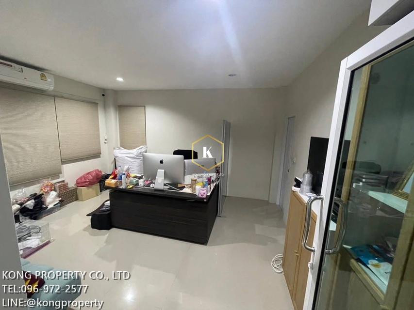 ให้เช่าโกดัง ลาดหลุมแก้ว ปทุมธานี ใกล้ถนนบางบัวทอง - สุพรรณบุรี ขนาด 1 ไร่ 6