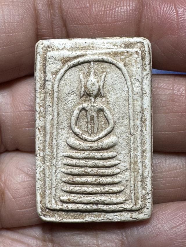 พระสมเด็จวัดเกศไชโย พิมพ์หกชั้นอกตัน