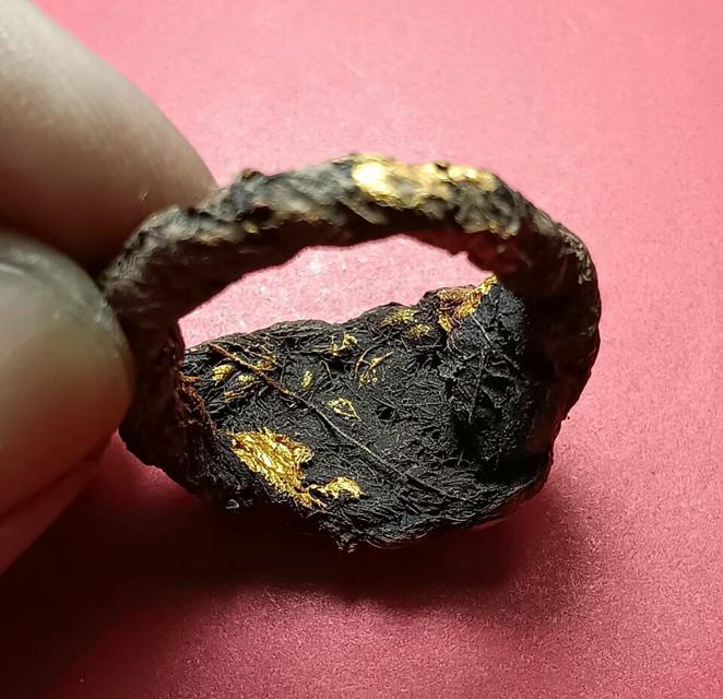 รูป แหวนพิรอดลงรักปิดทองเกจิยุคเก่า 2