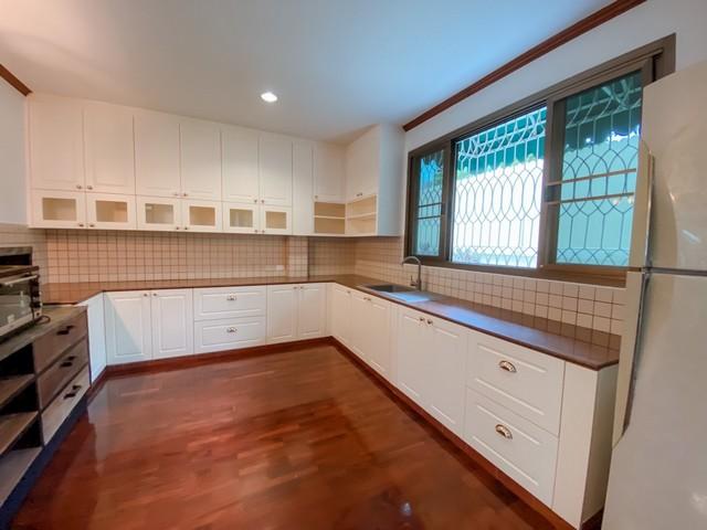 บ้านเดี่ยว4ชั้น 80ตรว.ชั้นบนสุดเป็นดาดฟ้า สุุขุมวิท ใกล้สถานี BTS นานา 6