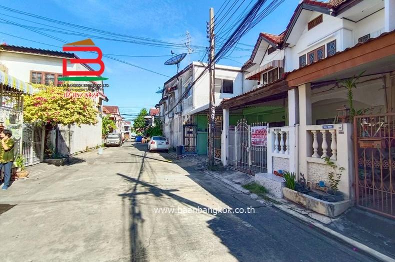 ทาวน์เฮ้าส์ หมู่บ้านสินธานี 1 (ใกล้โรงพยาบาลพญาไทนวมินทร์) เนื้อที่ 18 ตรว. แขวงนวมินทร์ เขตบึงกุ่ม 2