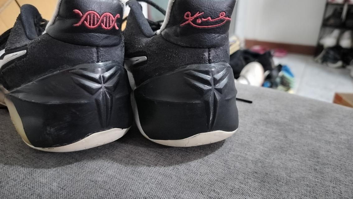รองเท้าบาส nike kobe 42 26.5 รูปที่ 6