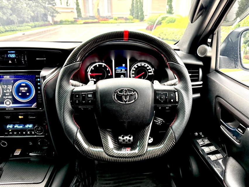 FORTUNER 2.8 GR SPORT BLACK TOP 4WD รูปที่ 15