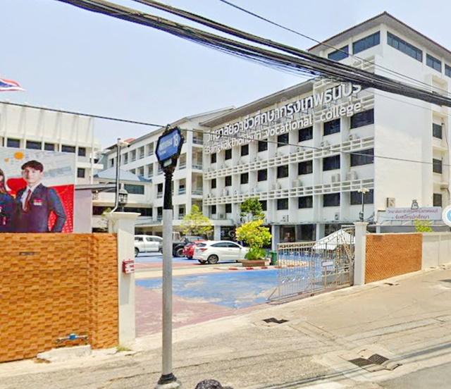 วงเวียนใหญ่ 1.3 กม. MRT ท่าพระ 345 ม. ให้เช่าตึกแถว 4 ชั้นรวมดาดฟ้า 20 ตร.วา. 260 ตร.ม. 4 นอน 4 น้ำ Airbnb ซ.เพชรเกษม 10 7