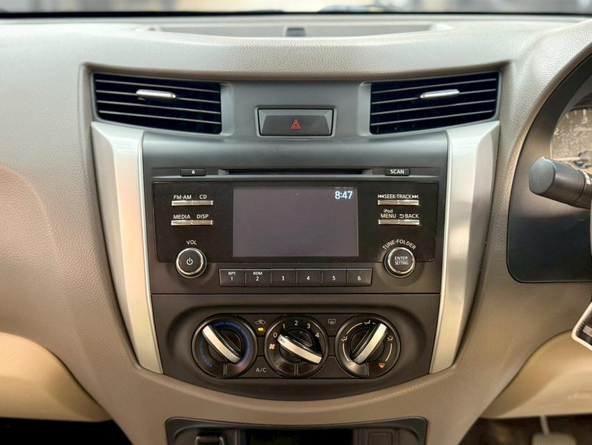 NISSAN NAVARA NP300 2.5 E KINGCAB ปี2019รถสวยสภาพพร้อมใช้งาน รูปที่ 10