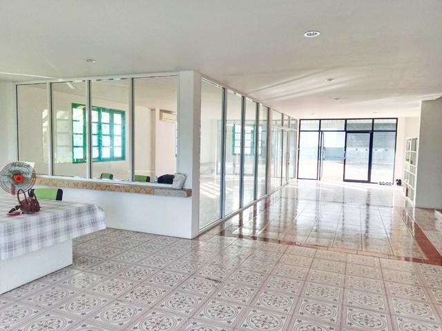 รร.อนุบาลบ้านแม่น้ำคู้ 2.8 กม 2ไร่ นิคมอุตสาหกรรม WHA4 3.6กม. ขาย-ให้เช่าโรงงาน 2,012 ตร.ม. ตลาดแยกพวงมาลัย 1.9 กม. 2ชั้ 5