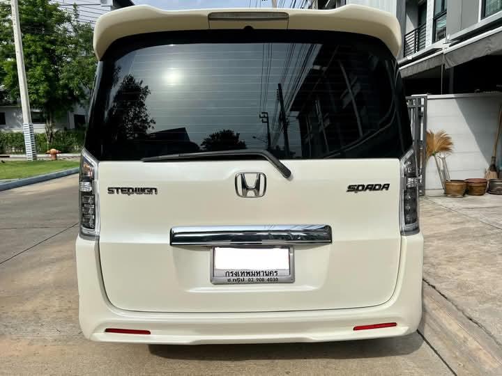 Honda Stepwagon Spada  3