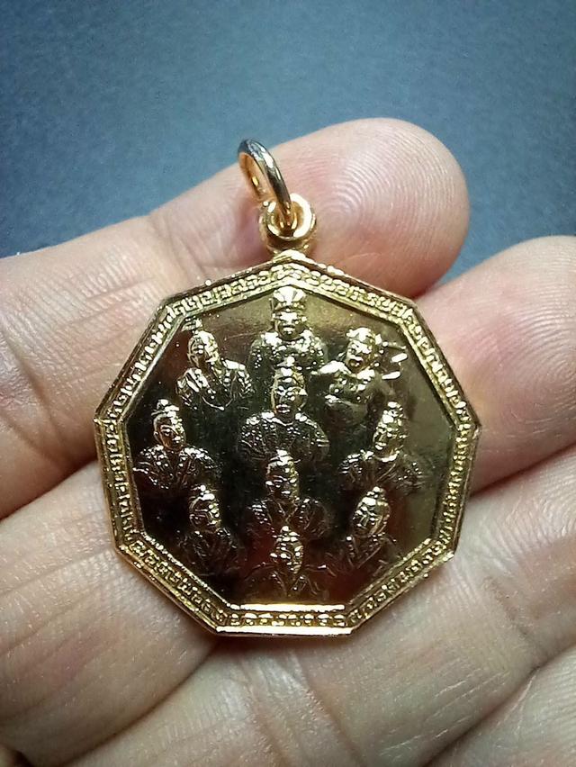 เหรียญเก้าเหลี่ยมสิบเซียน หลังอักษรจีน กะไหล่ทอง