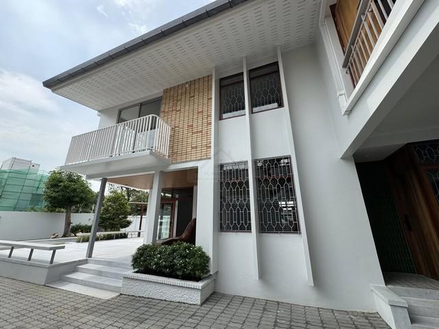 ให้เช่าบ้านเดี่ยว 143 ตรว. ซอยปรีดีพนมยงค์ 25 (เอกมัยซอย 10) รีโนเวทใหม่ พร้อมเข้าอยู่ทันที 2