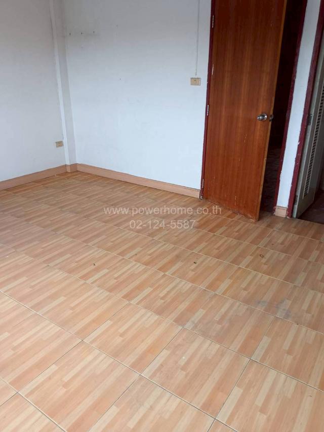ทาวน์เฮ้าส์ 3 ชั้น ซอยพหลโยธิน 56 ใกล้โรงพยาบาล บี.แคร์ เมดิคอลเซ็นเตอร์ ถนนพหลโยธิน แขวงสายไหม เขตสายไหม กรุงเทพมหานคร 13