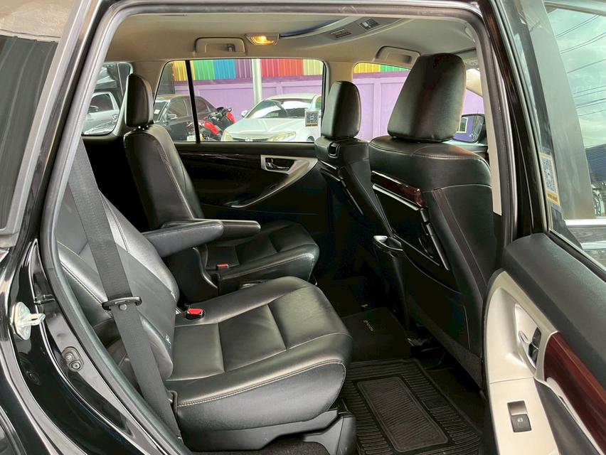TOYOTA INNOVA CRYSTA 2.8 PREMIUM 2022 15