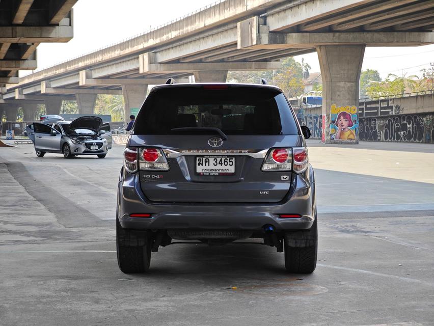 ขายรถ Toyota Fortuner 3.0V 2WD ปี 2012 สีเทา เกียร์ออโต้ 5