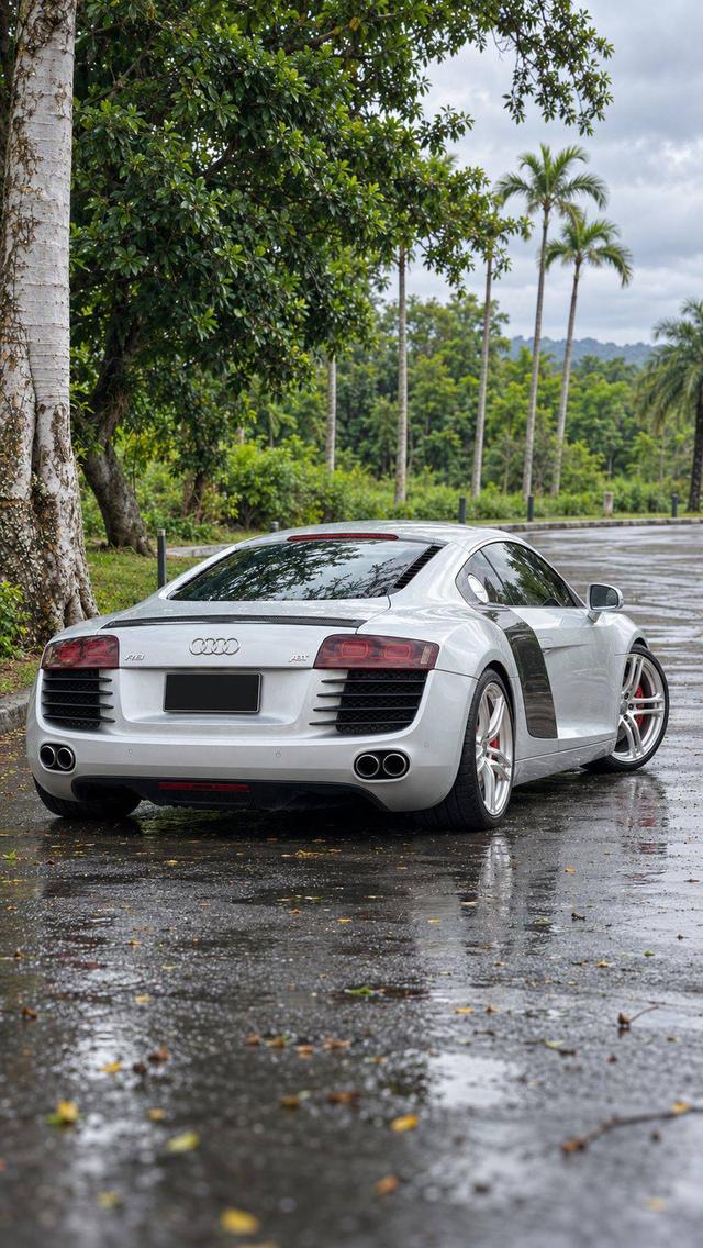 Audi R8 Coupe V8 FSI Quattro รูปที่ 2
