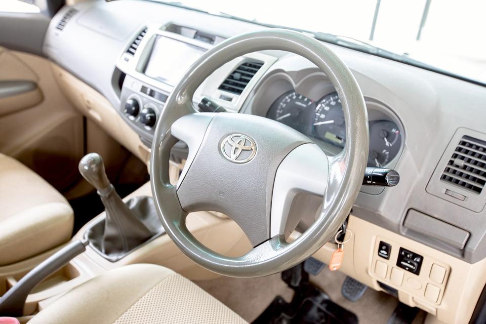 Toyota Vigo Champ Double Cab 2.7 E 4ประตู  ปี 2013 สีขาว 16