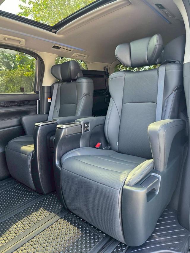 Toyota ALPHARD 2.5SC PACKAGE สีขาว ปี 2024 ไมล์ 60,000 กม. 12
