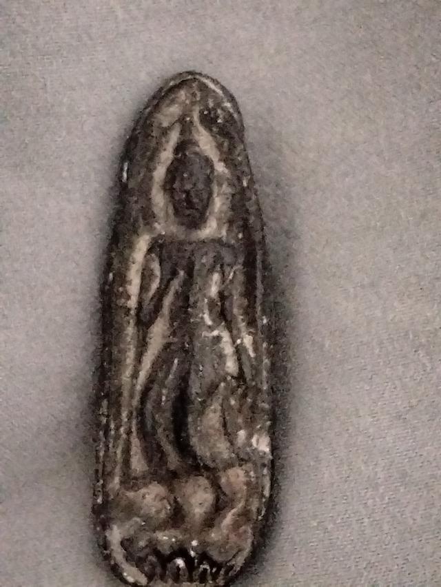 เปิดพระลีลาย่องฐานบัวพิมพ์ใหญ่ หลวงพ่อกวยวัดโฆสิตาราม เนื้อผงใบลานและเนื้อดิน ปี2482