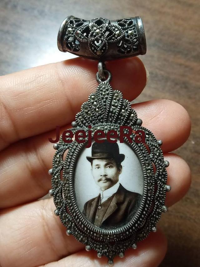 ล็อคเก็ตร5จับกรพเช้าเงิน92.5ผ่านพิธีปลุกเสก มีลงในหนังสือพระเครื่อง สำหรับร.5 เก่าคะ เปนมมรดกมา