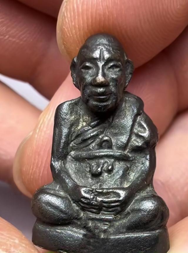 รูปหล่อ หลวงปู่ทองสุข วัดโพธิ์ทรายทอง จ.บุรีรัมย์