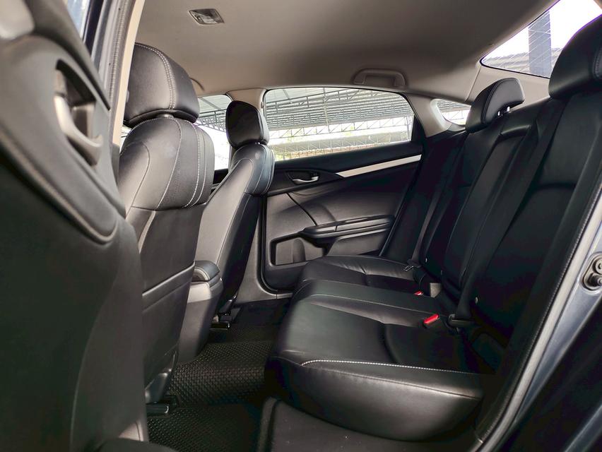 🚗HONDA CIVIC FC 1.8 EL เกียร์ ปี 2016🚗⭐ฟรีดาวน์ 8,xxx/84 งวด 13