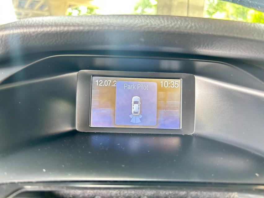 Ford Focus 2.0 S Hatchback AT ปี 2013 12