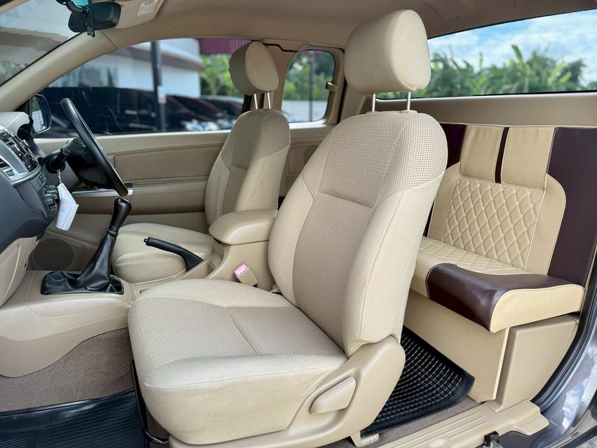 TOYOTA HILUX VIGO 2.5 E 2014 13