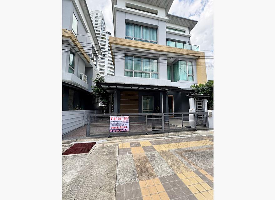 ขายด่วน! บ้านสวยมาก บ้านแปลงมุม 3 ชั้น ซอยรัชดาภิเษก 30 จันทรเกษม เขตจตุจักร ใกล้รถไฟฟ้าสีเหลือง สถานีลาดพร้าว 2