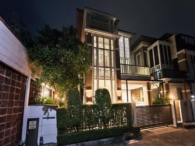 ให้เช่าบ้านเดี่ยว 3 ชั้น 310 ตรม. บ้านกลางกรุง เดอะนีซ รัชวิภา ตกแต่งเฟอร์ครบ ใกล้บองมาร์เช่ ใกล้ ม.เกษตร 1