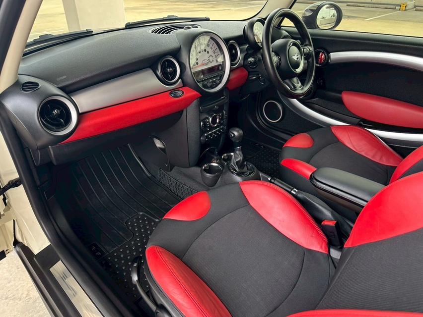 MINI Cooper Clubman (R55) Body ประตูตู้กับข้าว 1.6L Panoramic Glass Roof 12