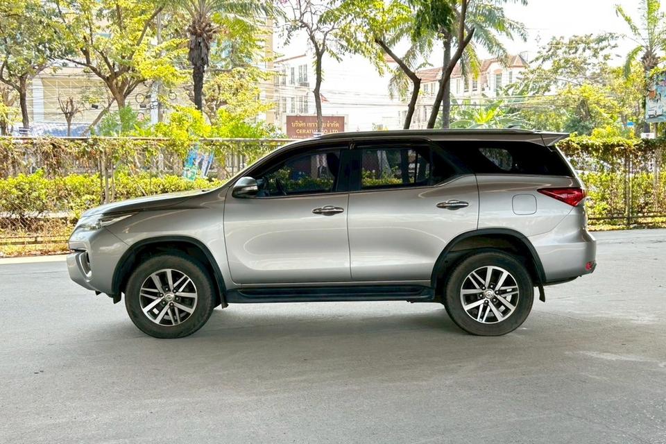 🔥ฟรีดาวน์ Fortuner รุ่นท๊อป 2.4 รถสวยมือเดียว Toyota Fortuner 2.4 V AT ปี 2016 รูปที่ 9