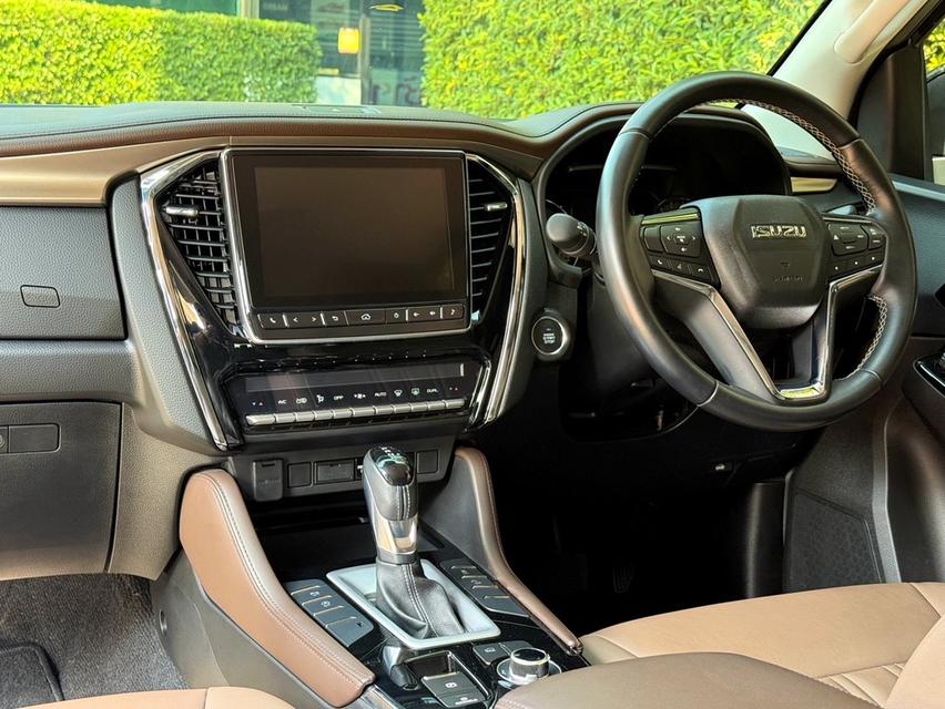 2024 ISUZU MU-X 3.0 ULTIMATE 4WD รถมือเดียวออกป้ายแดง รถวิ่งน้อยเพียง2X,XXX KM เข้าศูนย์ทุกระยะ ไม่เคยมีอุบัติเหตุครับ รูปที่ 12