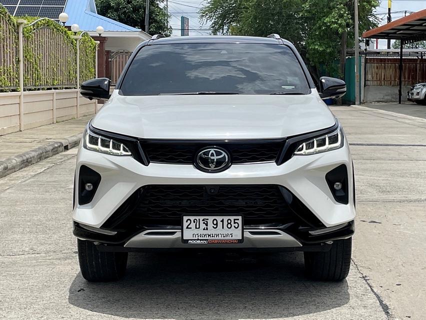 TOYOTA FORTUNER 2.8 LEGENDER BLACK TOP 4WD ปี 2021 สภาพนางฟ้า รูปที่ 2