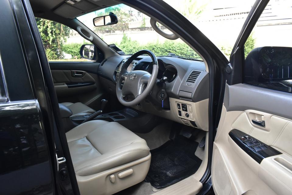 ขาย Toyota Fortuner 3.0V ปี12 11