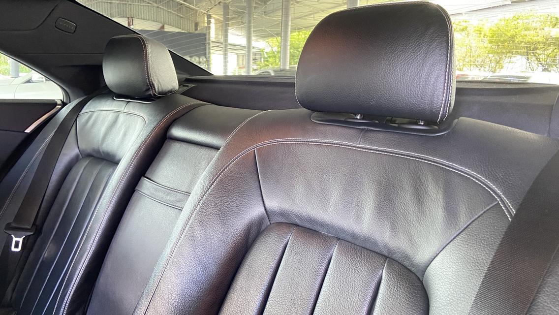 รถสปอร์ตสไตล์ 4-Door Coupe CLS250CDI W218 ปี 2012 รูปที่ 8