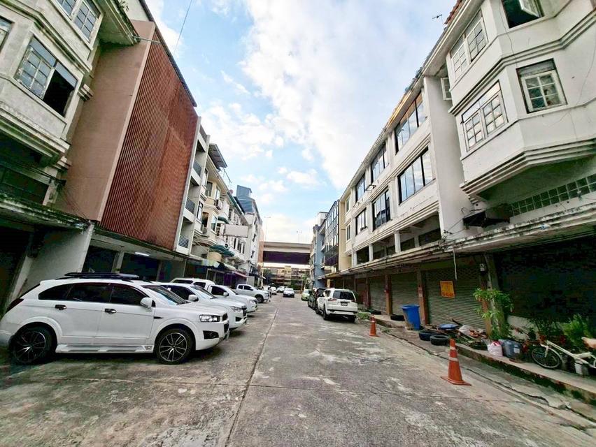 ขายตึก 3 ชั้น 3คูหา ทำเลดี ชุมชนบัณฑิตโฮม ซอยวิภาวดีรังสิต76 ใกล้สนามบินดอนเมือง 3