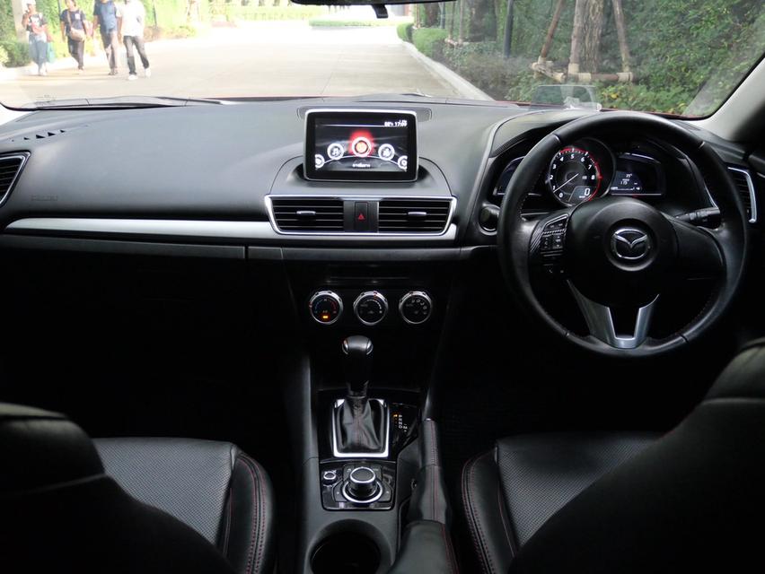 MAZDA 3 2.0S Spotsปี 2015 เข้าศูนย์ทุกระยะ อุปกรณ์ครบ บุ๊คเซอร์วิส กุญแจ2ดอก  12