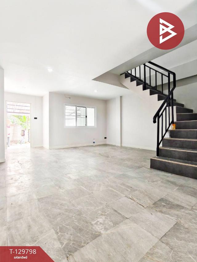 ขายด่วนทาวน์เฮ้าส์ หมู่บ้านแสนสบาย นนทบุรี รีโนเวทพร้อมเข้าอยู่ ทำเลดี 4