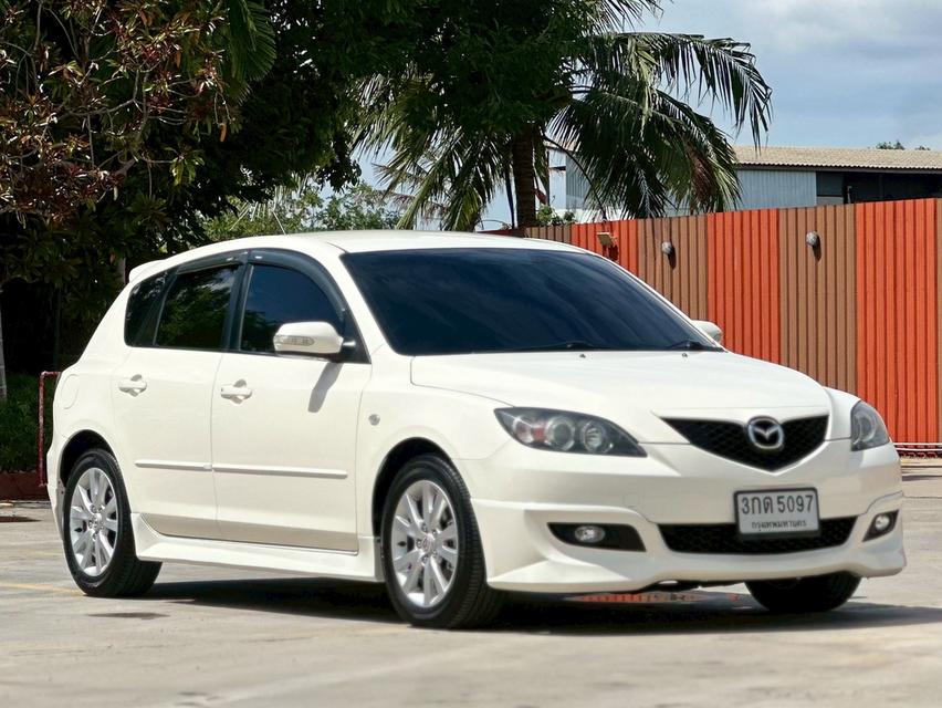 รหัสรถ PAT5097 Mazda 3 1.6 V Hatchback สีขาว ปี 2010