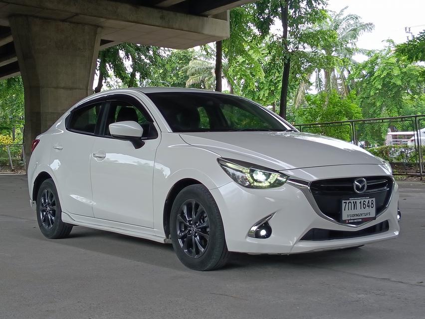 Mazda2 1.3High Connect Sedan ปี2018 สีขาว 3