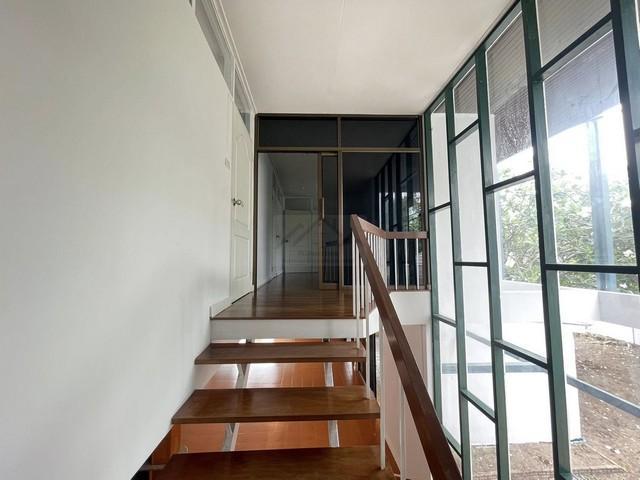 ให้เช่าบ้านเดี่ยว 2 ชั้น 200 ตรว. 6 ห้องนอน รัชดา 19 วิภาวดี 16 ใกล้ MRT รัชดา ที่จอดรถกว่า 10 คัน 4