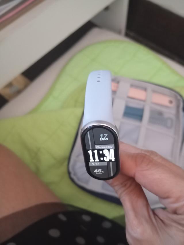 Mi band 10 ของใหม่ มีกล่อง สายชาร์จและสายเปลี่ยน5เส้น พร้อมกระเป๋าใส่สาย