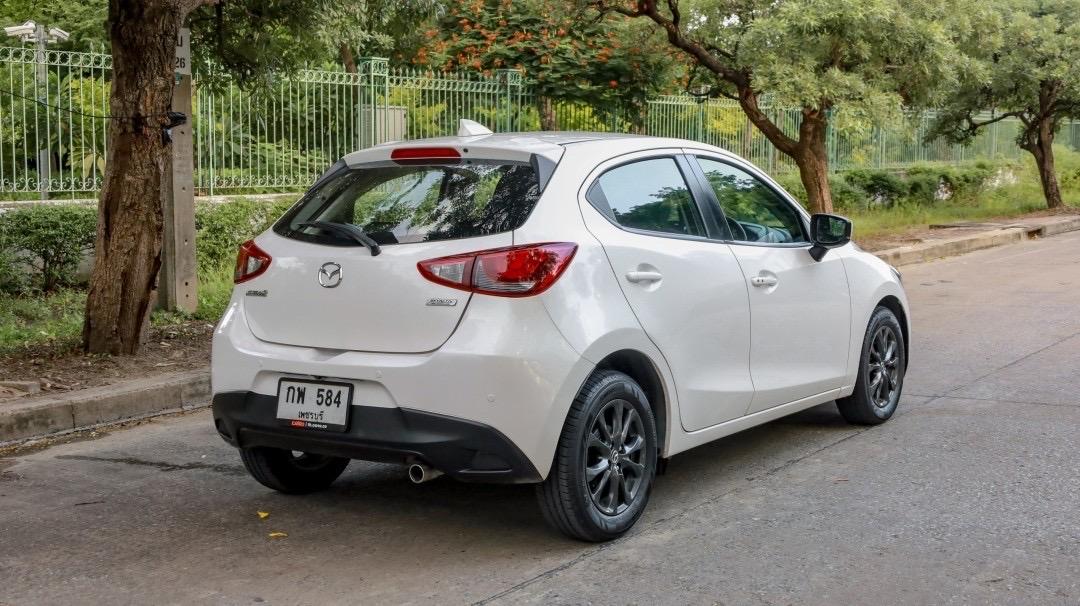 Mazda 2 1.3 SKYACTIV SPORTS HIGH CONNECT ปี 2019 สี ขาว 3