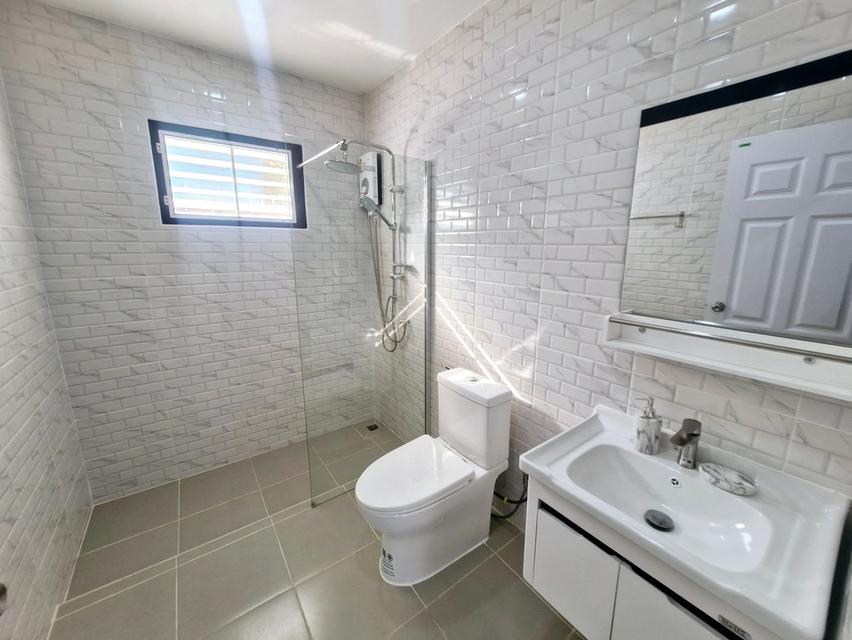 For rent pool villa Pattaya Land and house 15