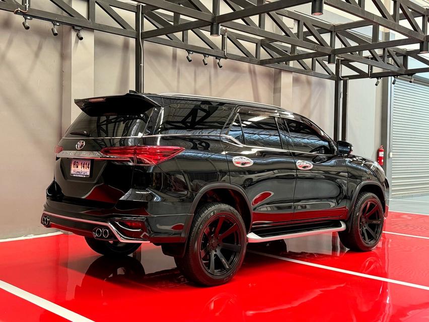 2020 TOYOTA FORTUNER 2.4 V รถสภาพสมบูรณ์ พร้อมใช้งาน รถวิ่งน้อย เข้าศูนย์ทุกระยะ ไม่เคยมีอุบัติเหตุครับ