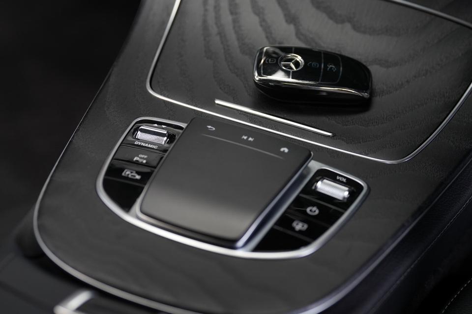 Benz E300e AMG dynamic (Facelift) 2021 สีเทา ไมล์ 38,xxx กิโล รถเซอร์วิสศูนย์ตลอด รูปที่ 13