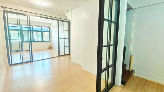 CBD สาทร แอร์ครบทุกห้อง ใกล้เซ็นทรัล พระราม 3 600 ม. สาธุประดิษฐ์ ใกล้ BTS ช่องนนทรี 2.5 กม. ทาวน์โฮม 3 ชั้น ให้เช่า 3 น 8