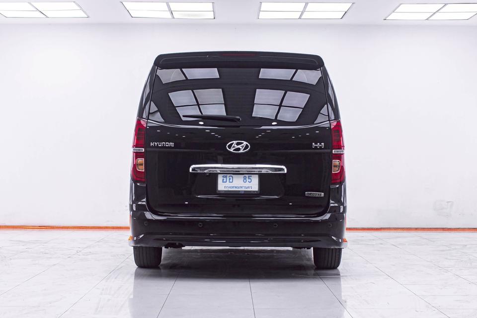 ✨ HYUNDAI H-1 2.5 DELUXE AT ปี 2019 ตู้ 11 ที่นั่งยอดนิยม รูปที่ 3